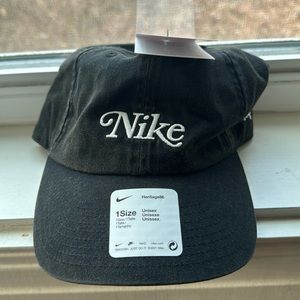 Nike malbon golf hat